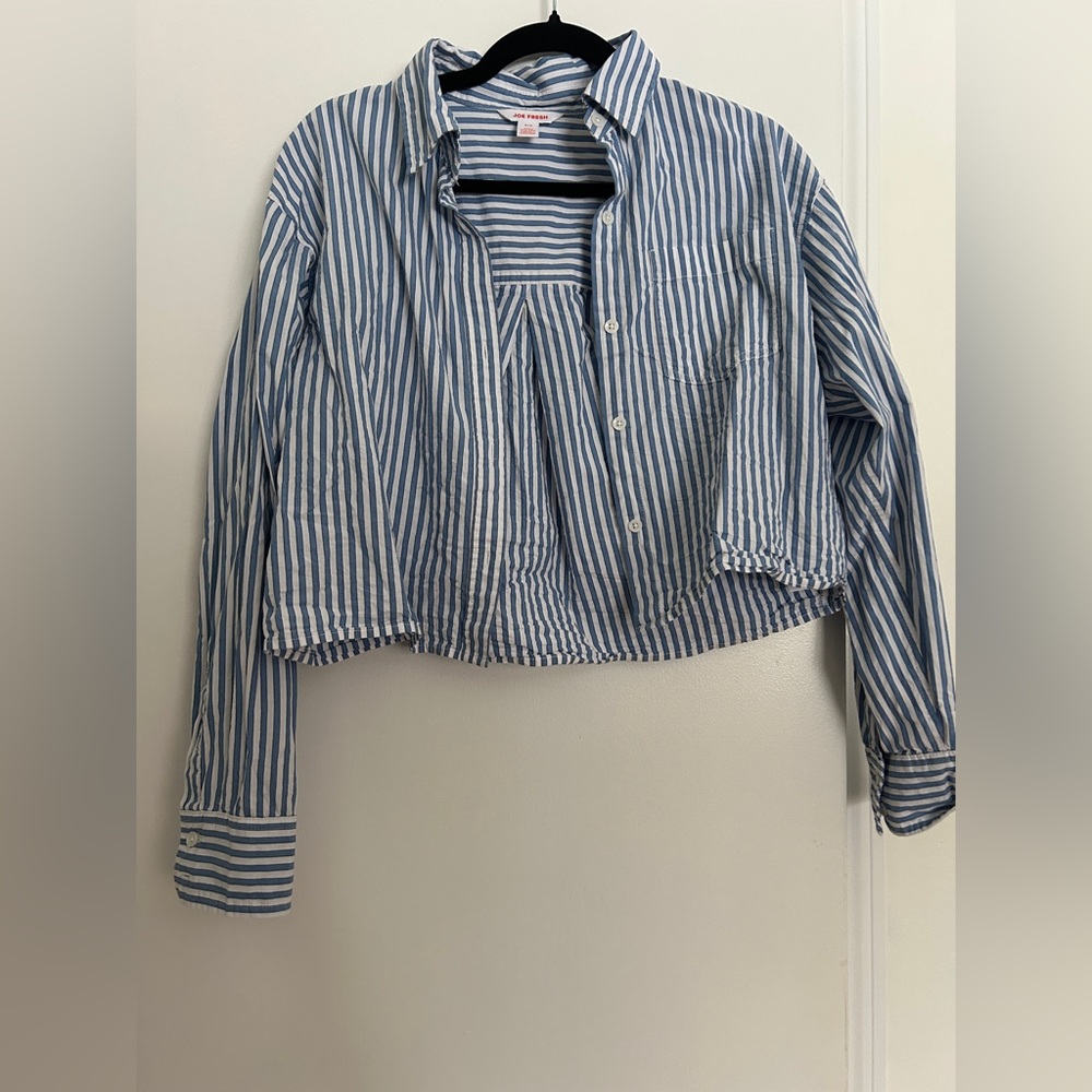 Joe Fresh Size S Cropped Blue and White Button Down Shirt